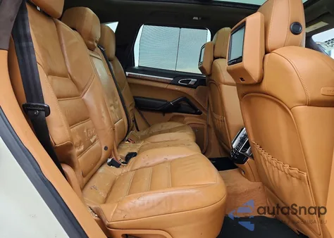 2011 Porsche Cayenne Turbo z USA, uszkodzony, nr VIN WP1AC2A21BLA83977